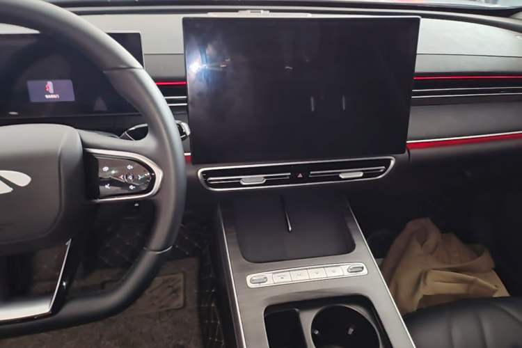 Used Chery Fengyun A8L 2025 1.5 TGDI 145 km Luxury Version Audio And AC Panel