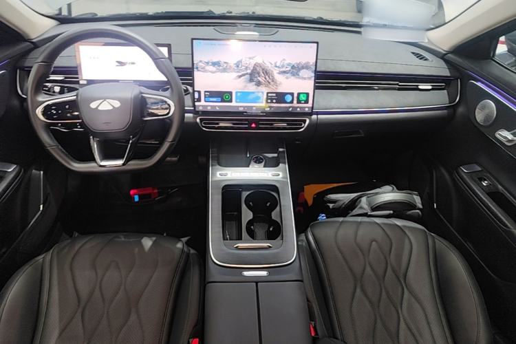 Used Chery Fengyun A8L 2025 1.5 TGDI 145 km Luxury Version Center Console