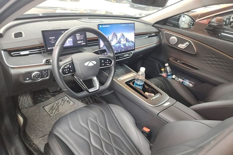 Used Chery Fengyun A8L 2025 1.5 TGDI 145 km Luxury Version Center Console