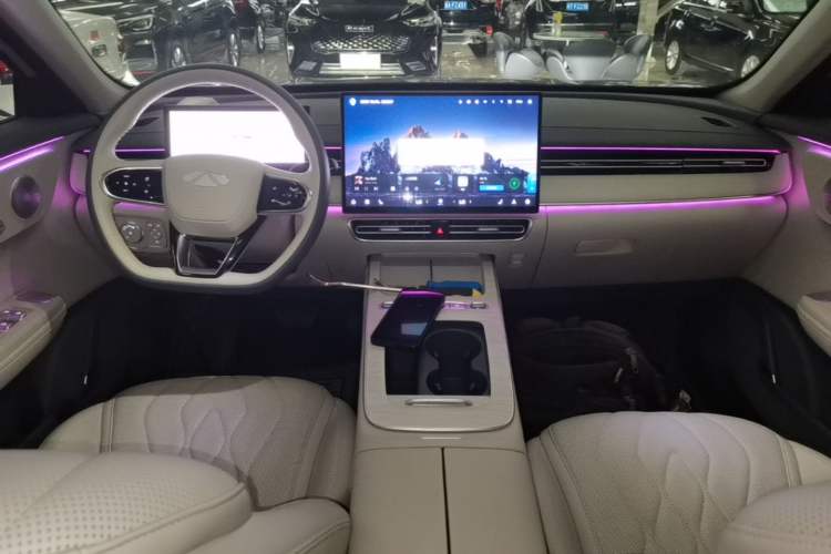Used Chery Fengyun A8L 2025 1.5 TGDI 145 km Luxury Version Center Console