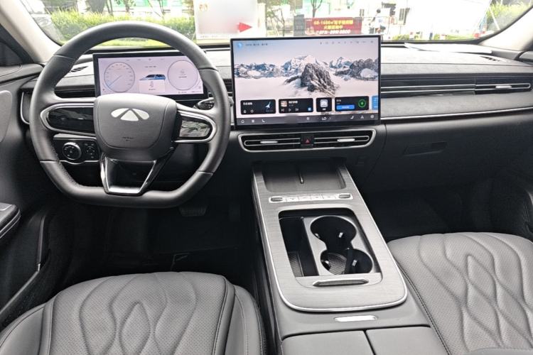 Used Chery Fengyun A8L 2025 1.5 TGDI 145 km Luxury Version Center Console