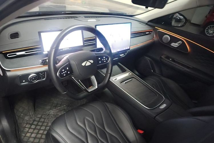 Used Chery Fengyun A8L 2025 1.5 TGDI 145 km Luxury Version Center Console