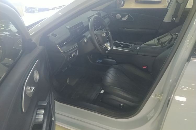 Used Chery Fengyun A8L 2025 1.5 TGDI 145 km Luxury Version Driver Seat