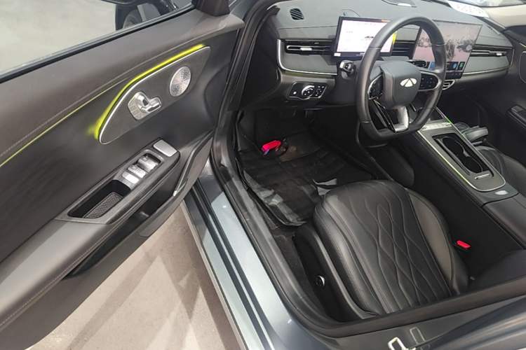 Used Chery Fengyun A8L 2025 1.5 TGDI 145 km Luxury Version Driver Seat