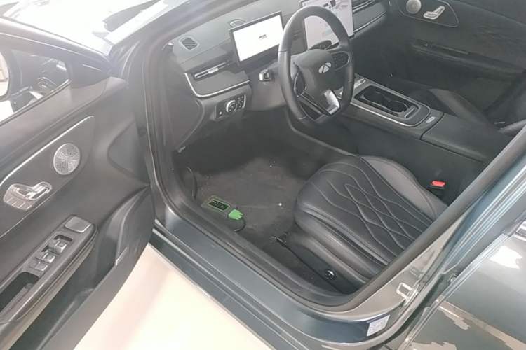 Used Chery Fengyun A8L 2025 1.5 TGDI 145 km Luxury Version Driver Seat