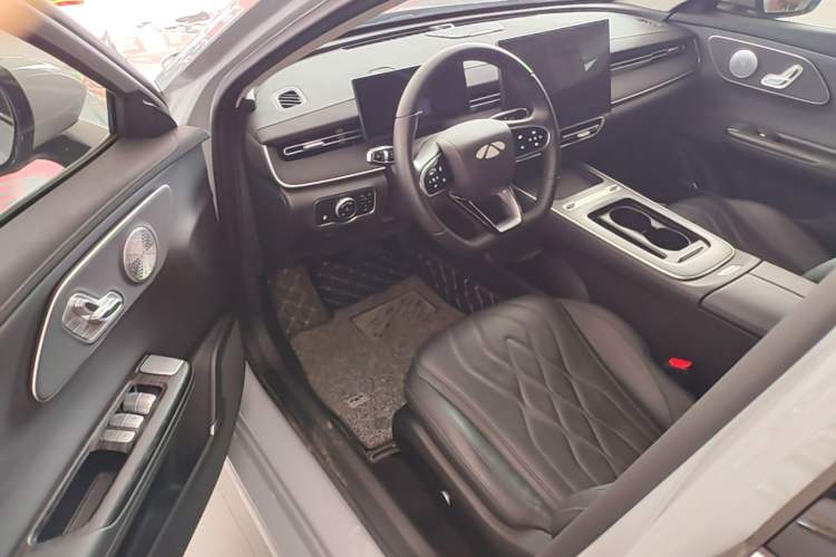 Used Chery Fengyun A8L 2025 1.5 TGDI 145 km Luxury Version Driver Seat
