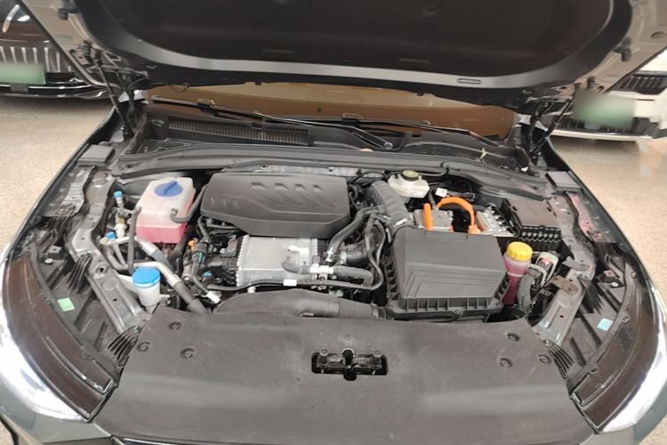 Used Chery Fengyun A8L 2025 1.5 TGDI 145 km Luxury Version Engine Bay