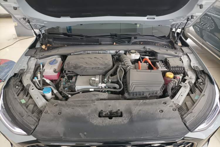 Used Chery Fengyun A8L 2025 1.5 TGDI 145 km Luxury Version Engine Bay