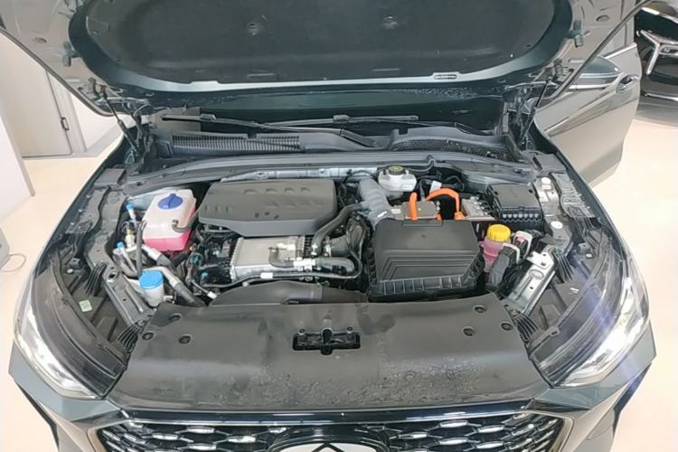 Used Chery Fengyun A8L 2025 1.5 TGDI 145 km Luxury Version Engine Bay