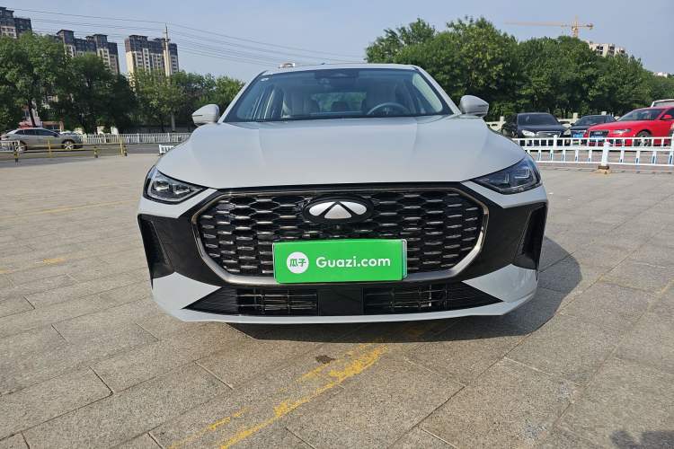 Used Chery Fengyun A8L 2025 1.5 TGDI 145 km Luxury Version Exterior 1