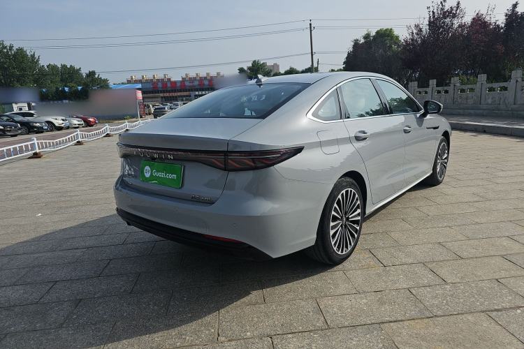 Used Chery Fengyun A8L 2025 1.5 TGDI 145 km Luxury Version Exterior 3