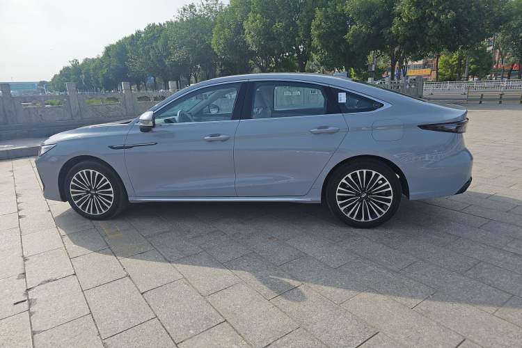 Used Chery Fengyun A8L 2025 1.5 TGDI 145 km Luxury Version Exterior 6