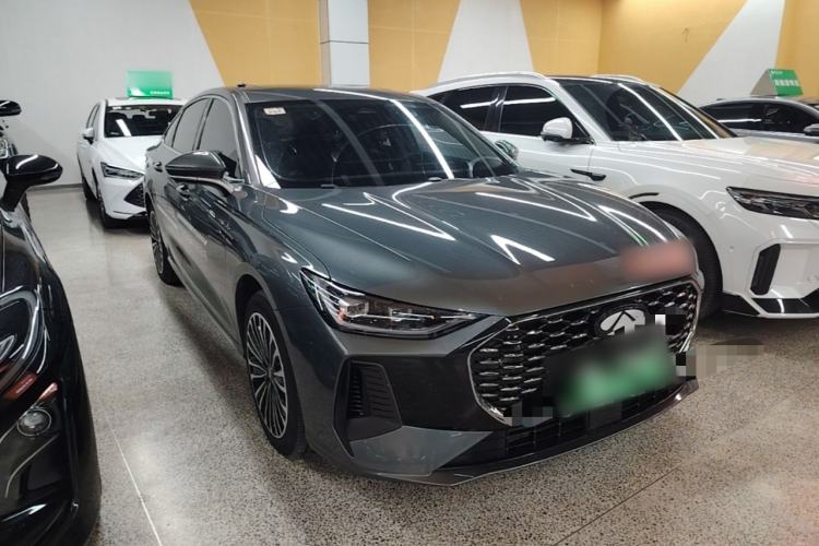 Used Chery Fengyun A8L 2025 1.5 TGDI 145 km Luxury Version Front Right 45 Deg