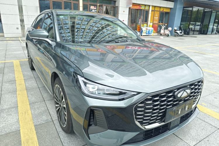 Used Chery Fengyun A8L 2025 1.5 TGDI 145 km Luxury Version Front Right 45 Deg