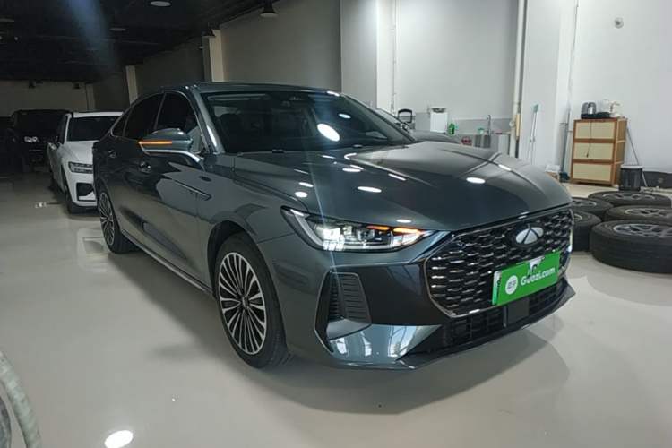 Used Chery Fengyun A8L 2025 1.5 TGDI 145 km Luxury Version Front Right 45 Deg
