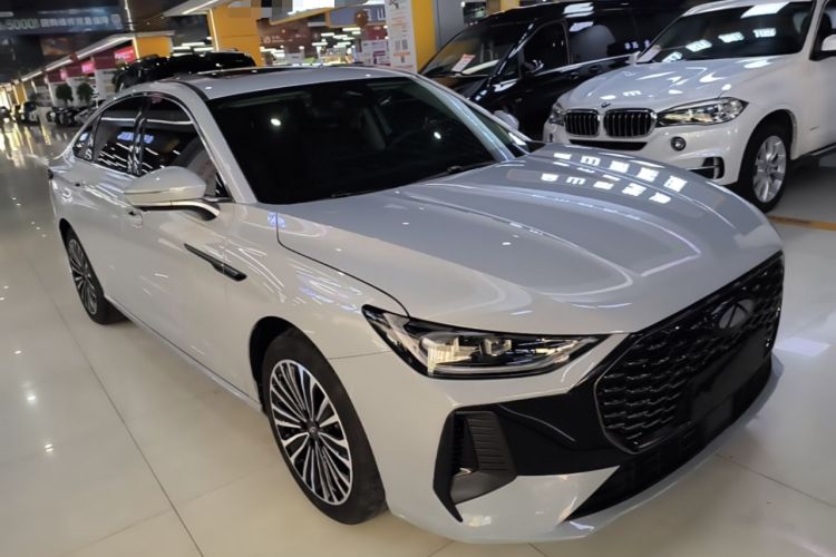 Used Chery Fengyun A8L 2025 1.5 TGDI 145 km Luxury Version Front Right 45 Deg