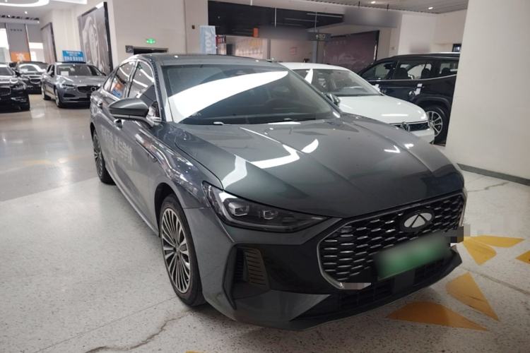 Used Chery Fengyun A8L 2025 1.5 TGDI 145 km Luxury Version Front Right 45 Deg