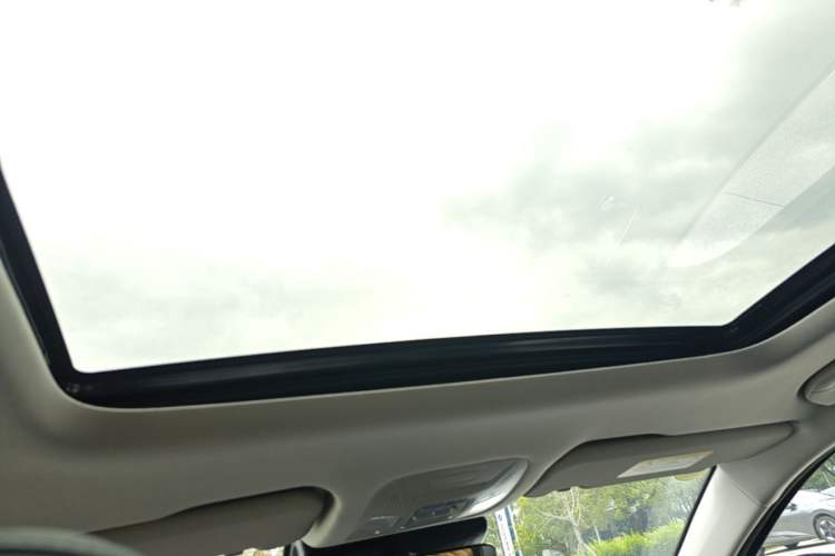 Used Chery Fengyun A8L 2025 1.5 TGDI 145 km Luxury Version Headliner