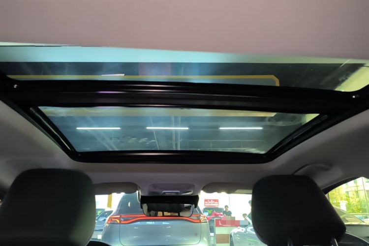 Used Chery Fengyun A8L 2025 1.5 TGDI 145 km Luxury Version Headliner
