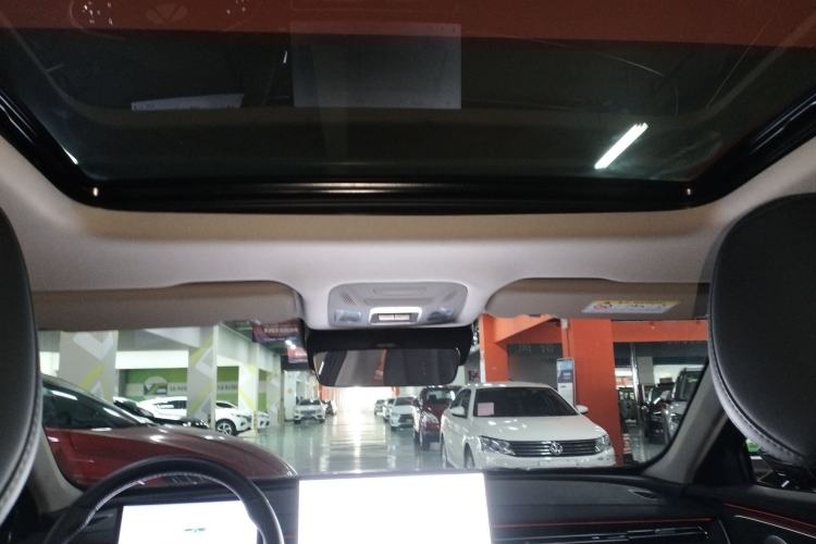 Used Chery Fengyun A8L 2025 1.5 TGDI 145 km Luxury Version Headliner