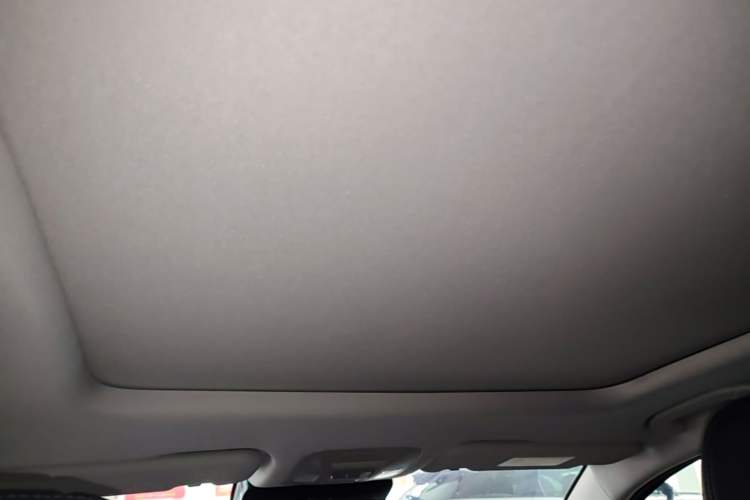 Used Chery Fengyun A8L 2025 1.5 TGDI 145 km Luxury Version Headliner