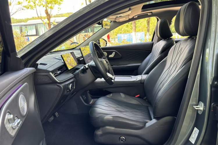 Used Chery Fengyun A8L 2025 1.5 TGDI 145 km Luxury Version Interior 2
