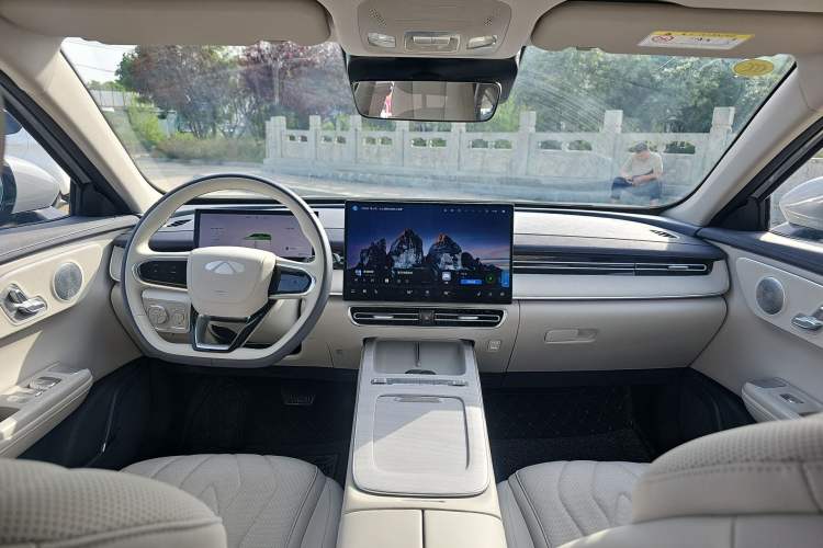 Used Chery Fengyun A8L 2025 1.5 TGDI 145 km Luxury Version Interior 3