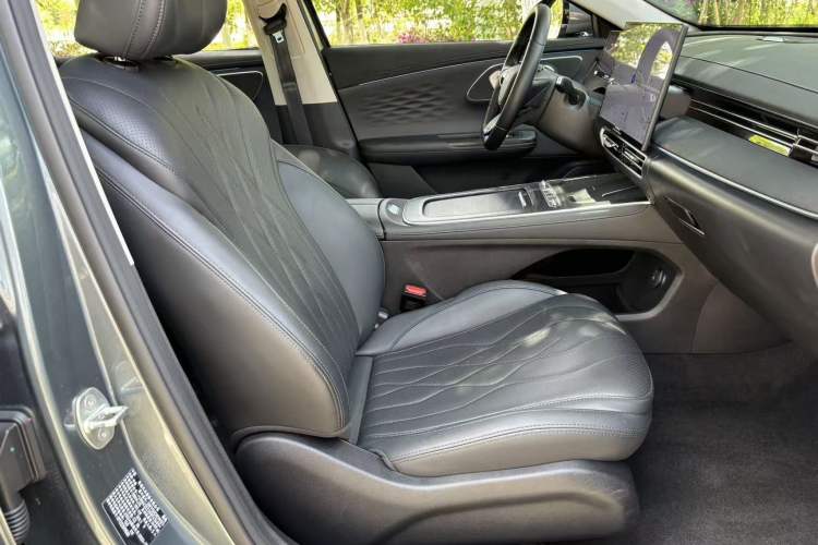Used Chery Fengyun A8L 2025 1.5 TGDI 145 km Luxury Version Interior 7