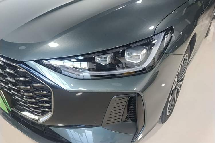 Used Chery Fengyun A8L 2025 1.5 TGDI 145 km Luxury Version Left Front Headlight
