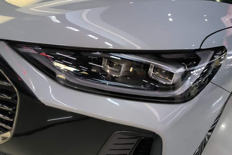Used Chery Fengyun A8L 2025 1.5 TGDI 145 km Luxury Version Left Front Headlight