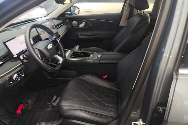 Used Chery Fengyun A8L 2025 1.5 TGDI 145 km Luxury Version Left Front Seat