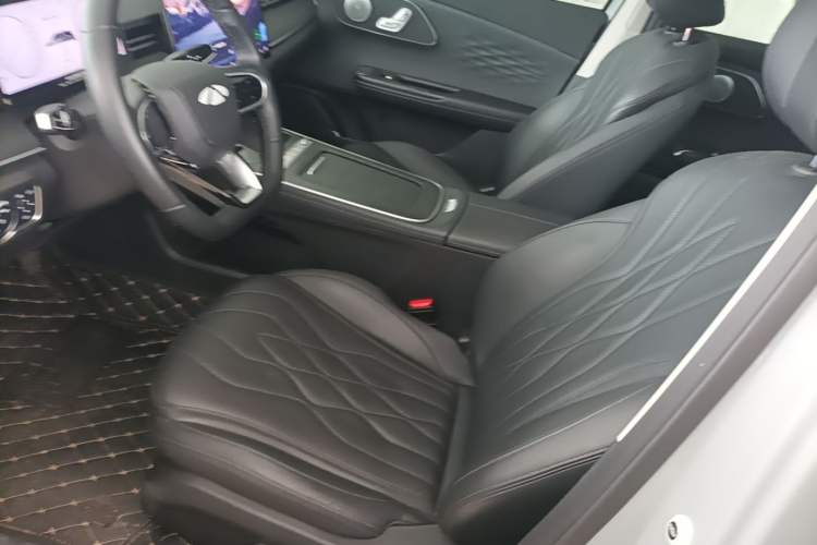 Used Chery Fengyun A8L 2025 1.5 TGDI 145 km Luxury Version Left Front Seat
