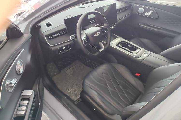 Used Chery Fengyun A8L 2025 1.5 TGDI 145 km Luxury Version Left Front Seat