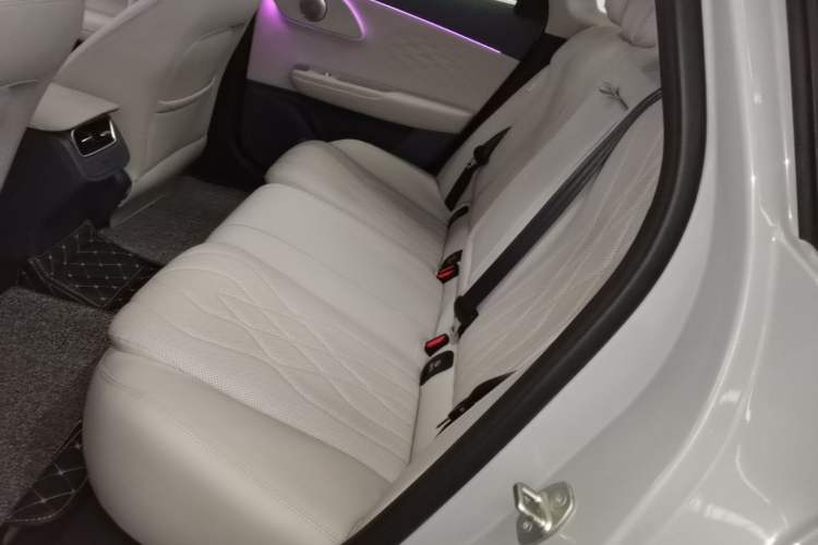 Used Chery Fengyun A8L 2025 1.5 TGDI 145 km Luxury Version Left Rear Seat