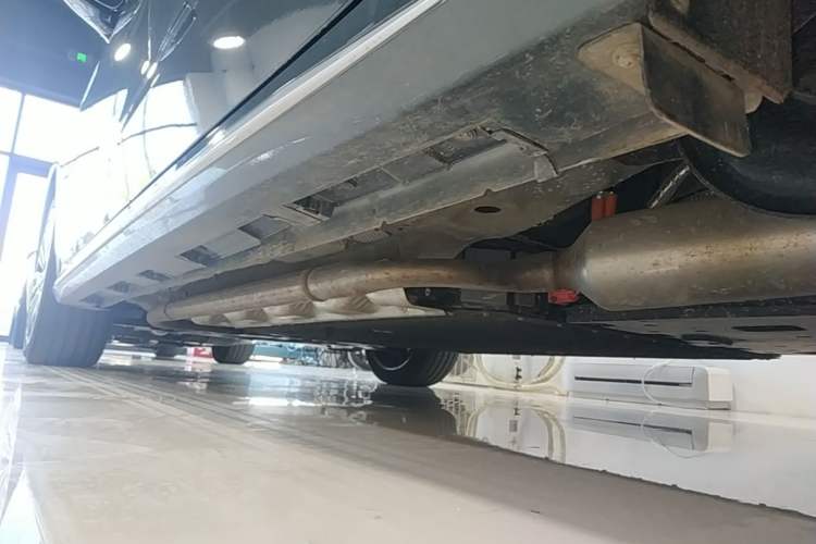 Used Chery Fengyun A8L 2025 1.5 TGDI 145 km Luxury Version Left Side Sill