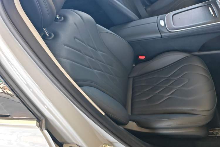 Used Chery Fengyun A8L 2025 1.5 TGDI 145 km Luxury Version Right Front Seat