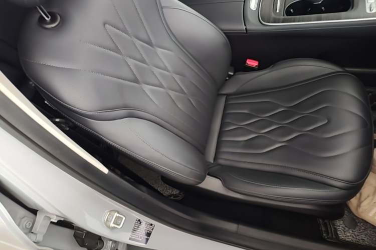 Used Chery Fengyun A8L 2025 1.5 TGDI 145 km Luxury Version Right Front Seat