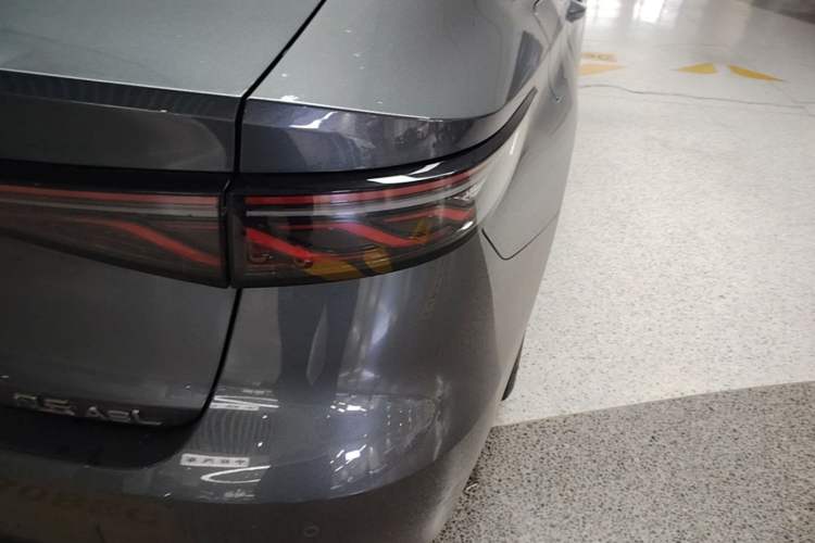Used Chery Fengyun A8L 2025 1.5 TGDI 145 km Luxury Version Right Rear Taillight