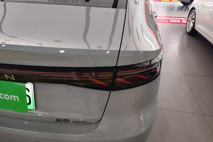 Used Chery Fengyun A8L 2025 1.5 TGDI 145 km Luxury Version Right Rear Taillight