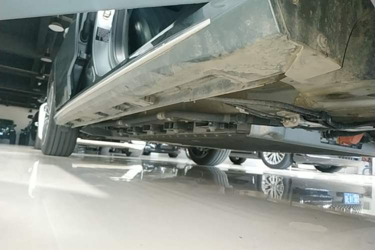 Used Chery Fengyun A8L 2025 1.5 TGDI 145 km Luxury Version Right Side Sill