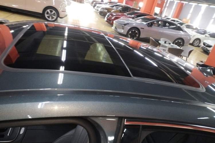 Used Chery Fengyun A8L 2025 1.5 TGDI 145 km Luxury Version Roof