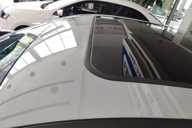 Used Chery Fengyun A8L 2025 1.5 TGDI 145 km Luxury Version Roof