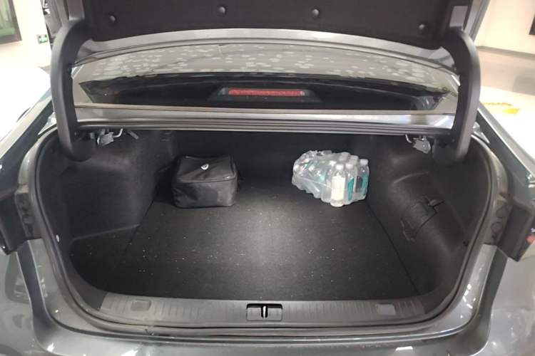 Used Chery Fengyun A8L 2025 1.5 TGDI 145 km Luxury Version Trunk
