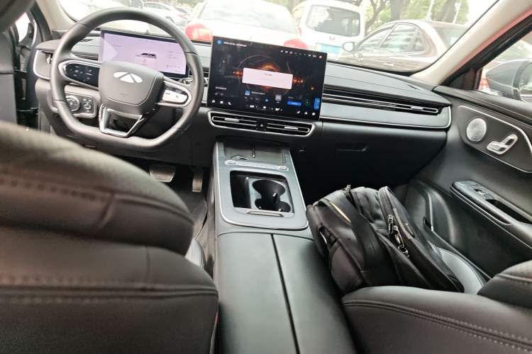 Used Chery Fengyun A8L 2025 1.5 TGDI 145 km Luxury Version Audio And AC Panel