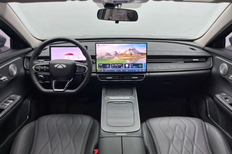 Used Chery Fengyun A8L 2025 1.5 TGDI 145 km Comfort Version Center Console