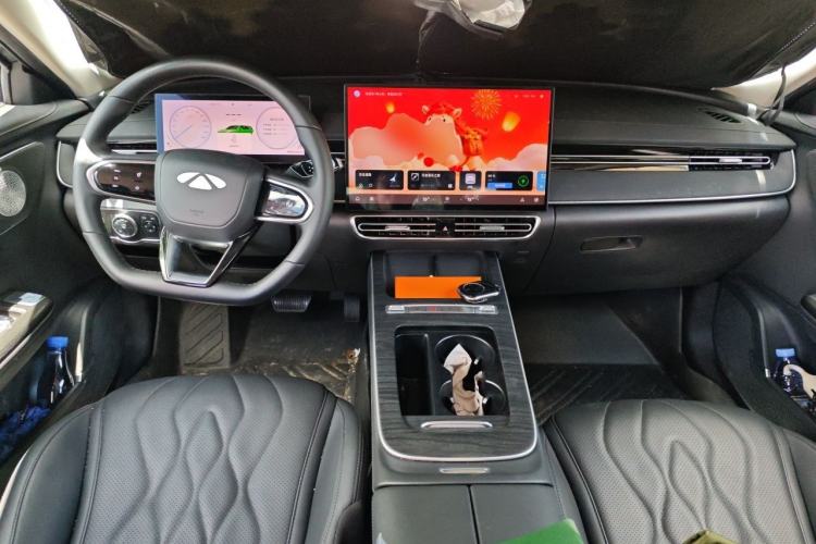 Used Chery Fengyun A8L 2025 1.5 TGDI 145 km Standard Version Center Console