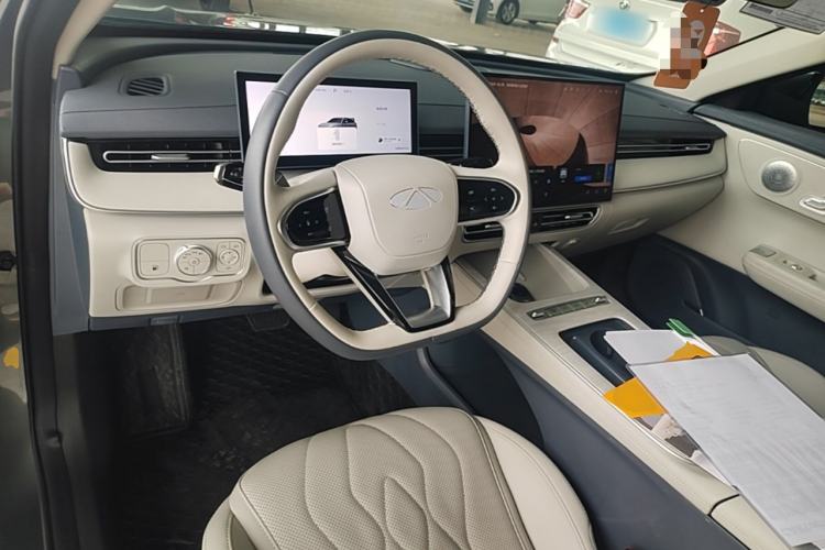 Used Chery Fengyun A8L 2025 1.5 TGDI 145 km Luxury Version Center Console