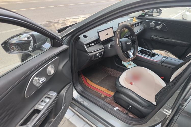 Used Chery Fengyun A8L 2025 1.5 TGDI 145 km Luxury Version Driver Seat