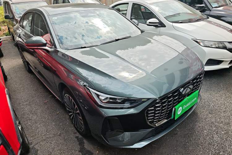 Used Chery Fengyun A8L 2025 1.5 TGDI 145 km Luxury Version Exterior 1