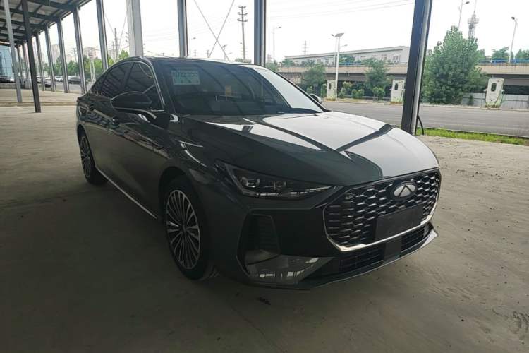 Used Chery Fengyun A8L 2025 1.5 TGDI 145 km Luxury Version Front Right 45 Deg
